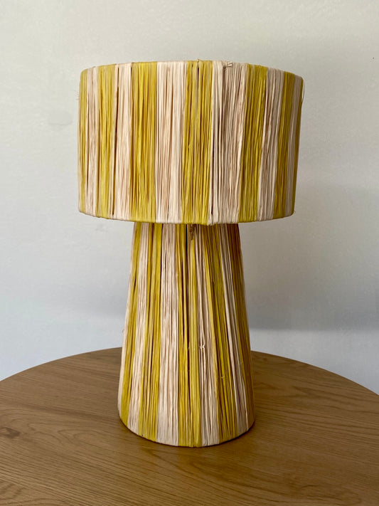 Lámpara de Mesa Artesanal de Rafia